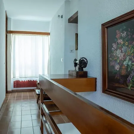 Daire Retro Paradise In Athens! Chic 4br Near Metro *