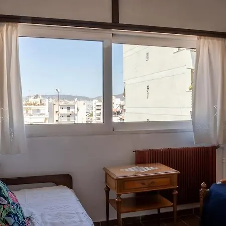 Daire Retro Paradise In Athens! Chic 4br Near Metro *