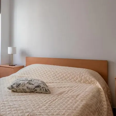 Daire Retro Paradise In Athens! Chic 4br Near Metro *