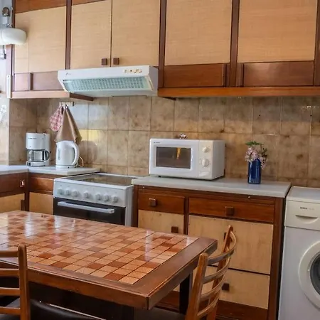 Retro Paradise In Athens! Chic 4br Near Metro Daire *