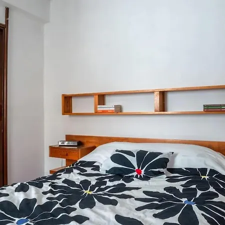 Retro Paradise In Athens! Chic 4br Near Metro Daire *